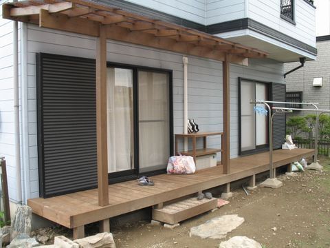 木デッキとテラス屋根