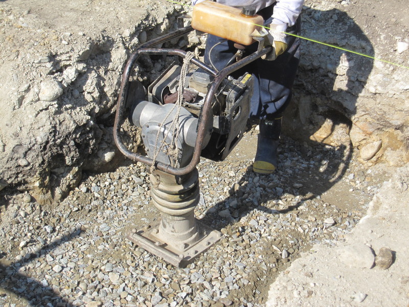 砕石施工後 転圧工事